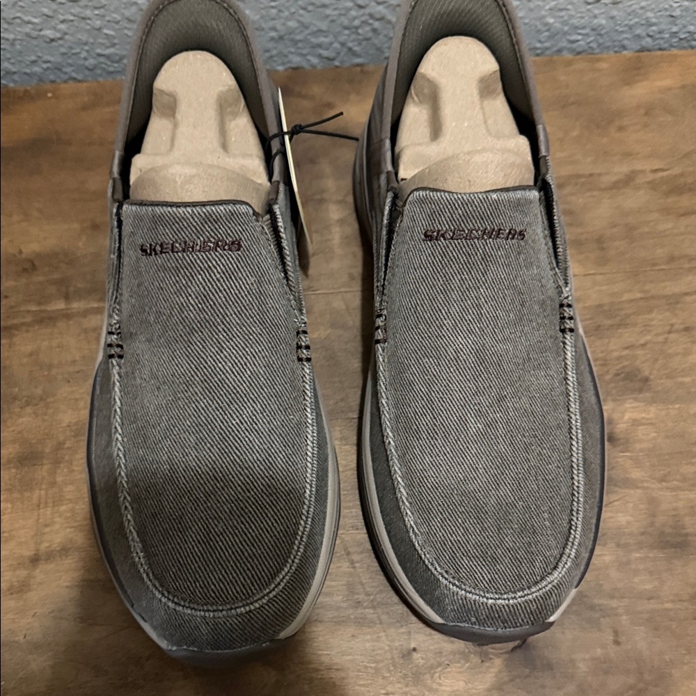 Skechers Brown Canvas Hands-Free Slip-On Loafers size 8.5 NEW - Picture 2 of 8